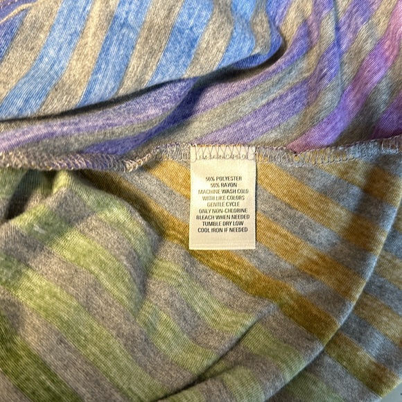 NWOT Perfect Cut Elbow Sleeve Short Shark Bite Tee Size M - Picture 7 of 7